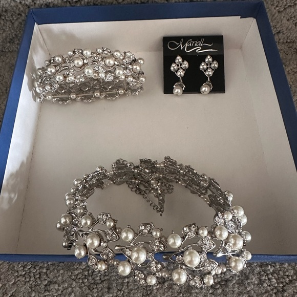 Bel Aire Bridal 3 piece set- Necklace, bracelet & earrings with pearls - Picture 3 of 8